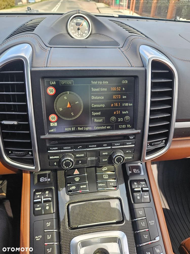 Porsche Cayenne - 23