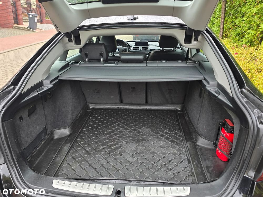 BMW Seria 3 320d Sport Line - 9