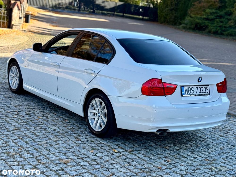 BMW Seria 3 318d Modern Line - 32