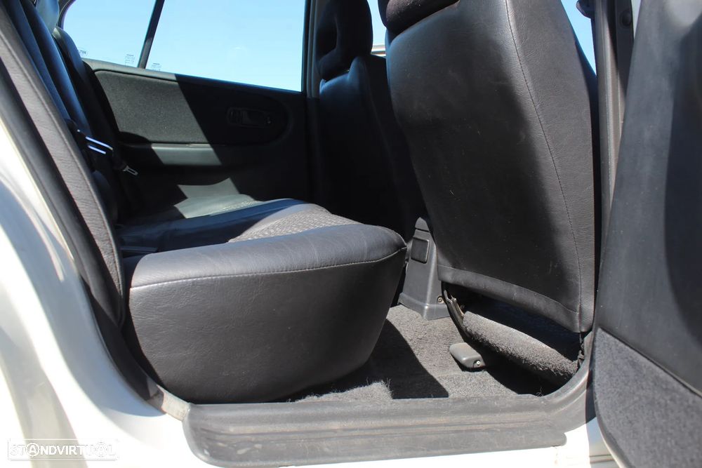 Nissan Primera Sedan 2.0-16 GT - 32