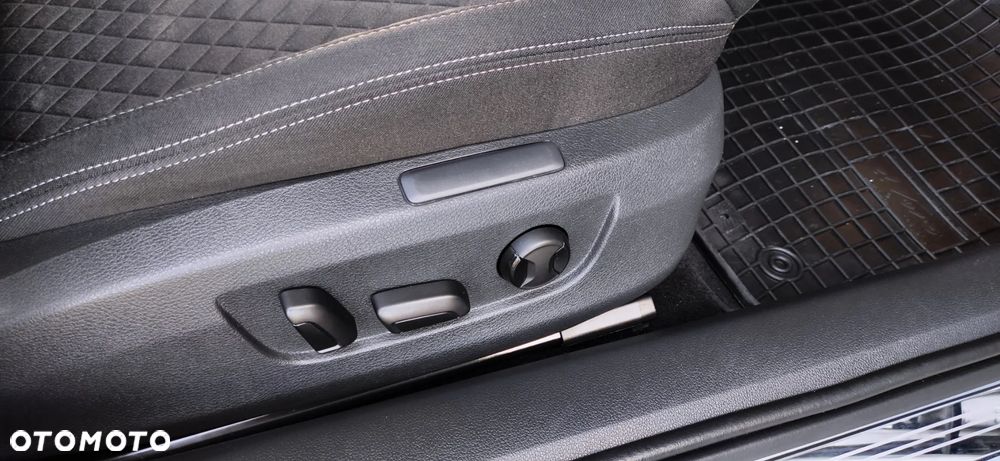 Skoda Superb 2.0 TDI DSG Ambition - 17