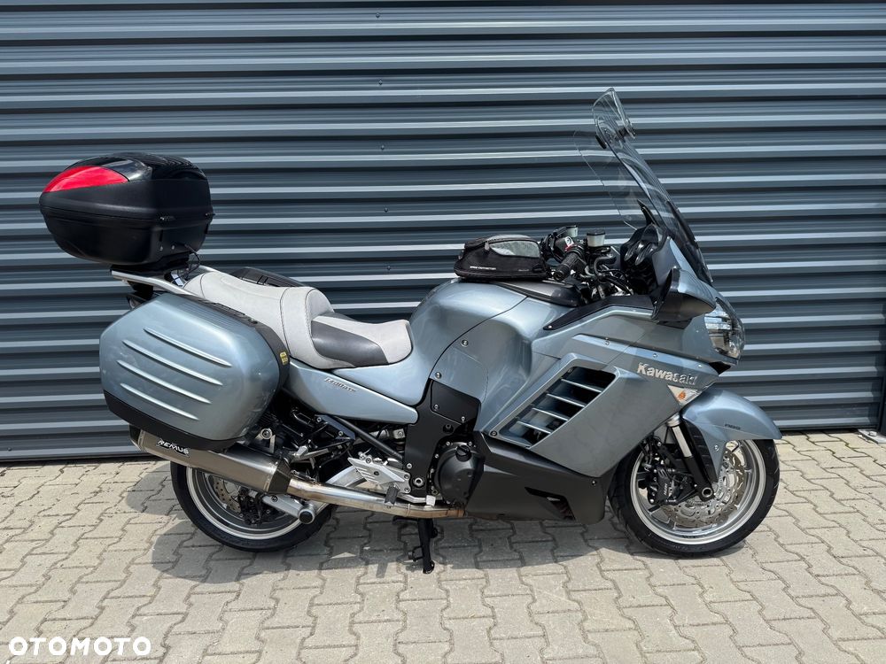 Kawasaki GTR - 2