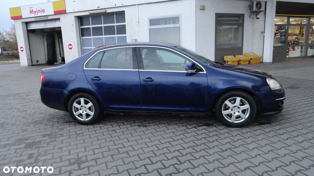 Volkswagen Jetta 1.9 TDI Comfortline - 3
