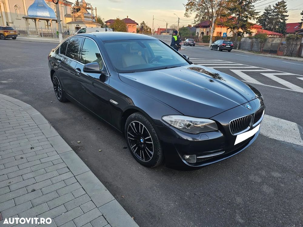 BMW Seria 5 525d Touring Sport-Aut. Luxury Line - 9