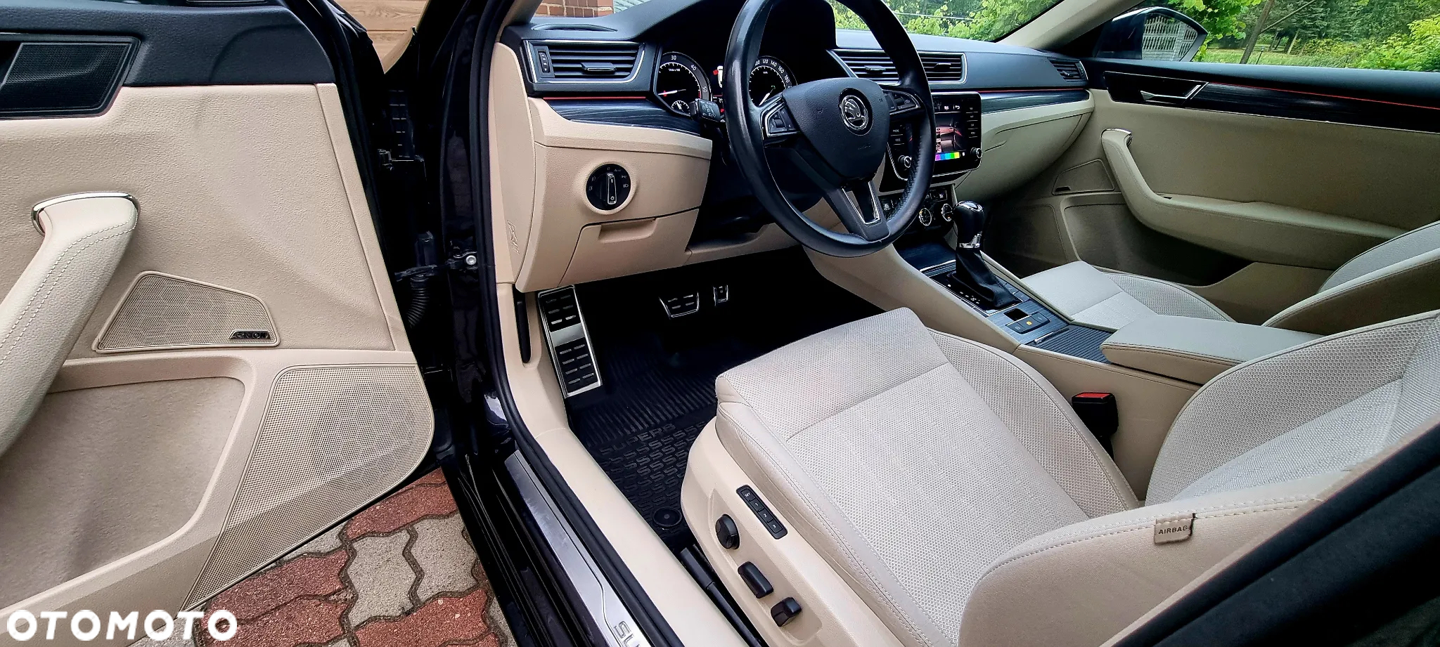 Skoda Superb 2.0 TDI SCR Style DSG - 27