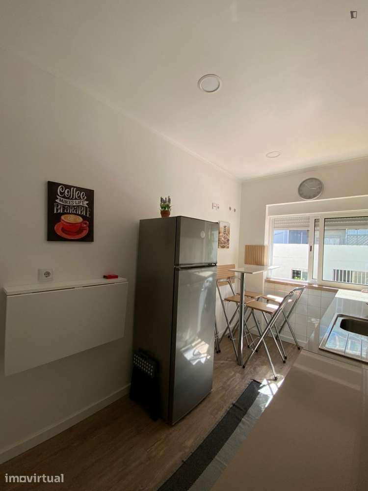 Quarto - localizado em Almada Lisbon - Grande imagem: 3/11