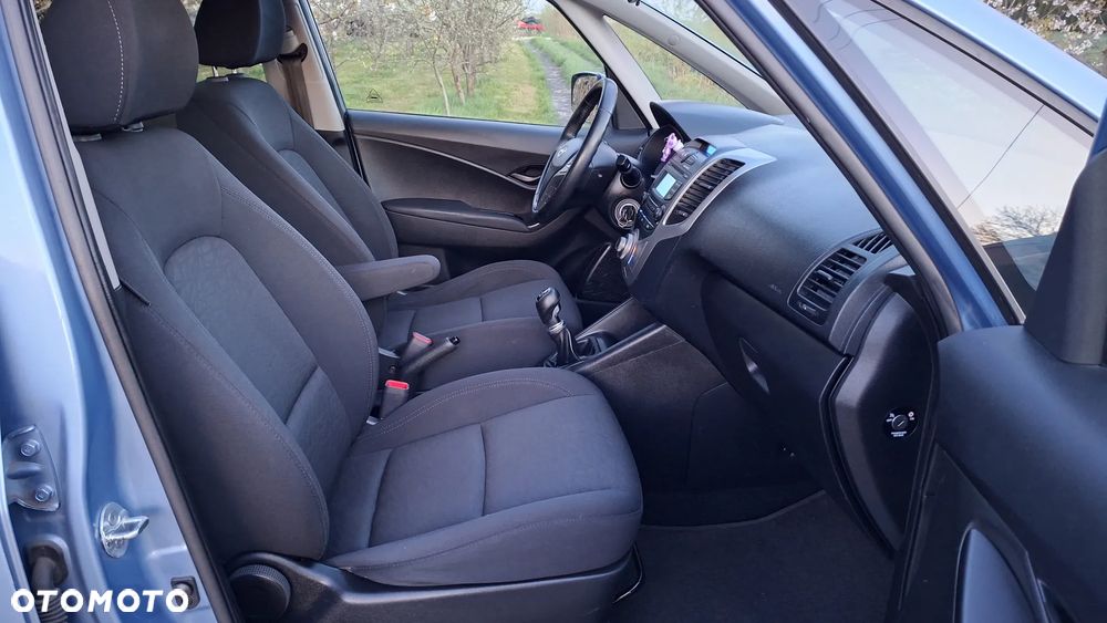 Hyundai ix20 1.4 blue - 15