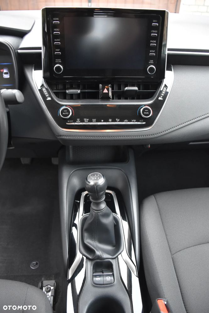 Toyota Corolla 1.6 Comfort - 29
