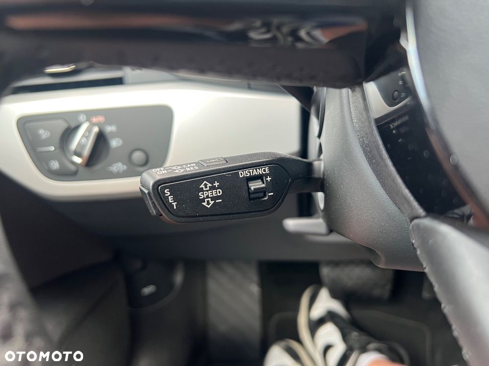 Audi A4 Avant 30 TDI S tronic - 30