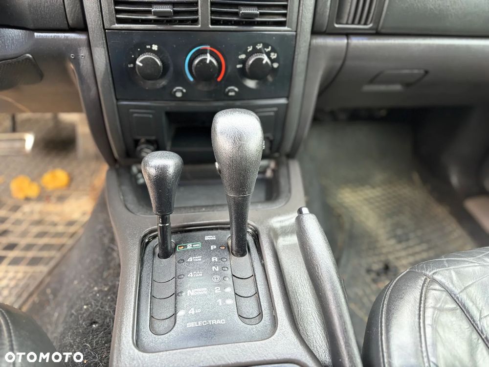 Jeep Grand Cherokee 4.0 Laredo - 13