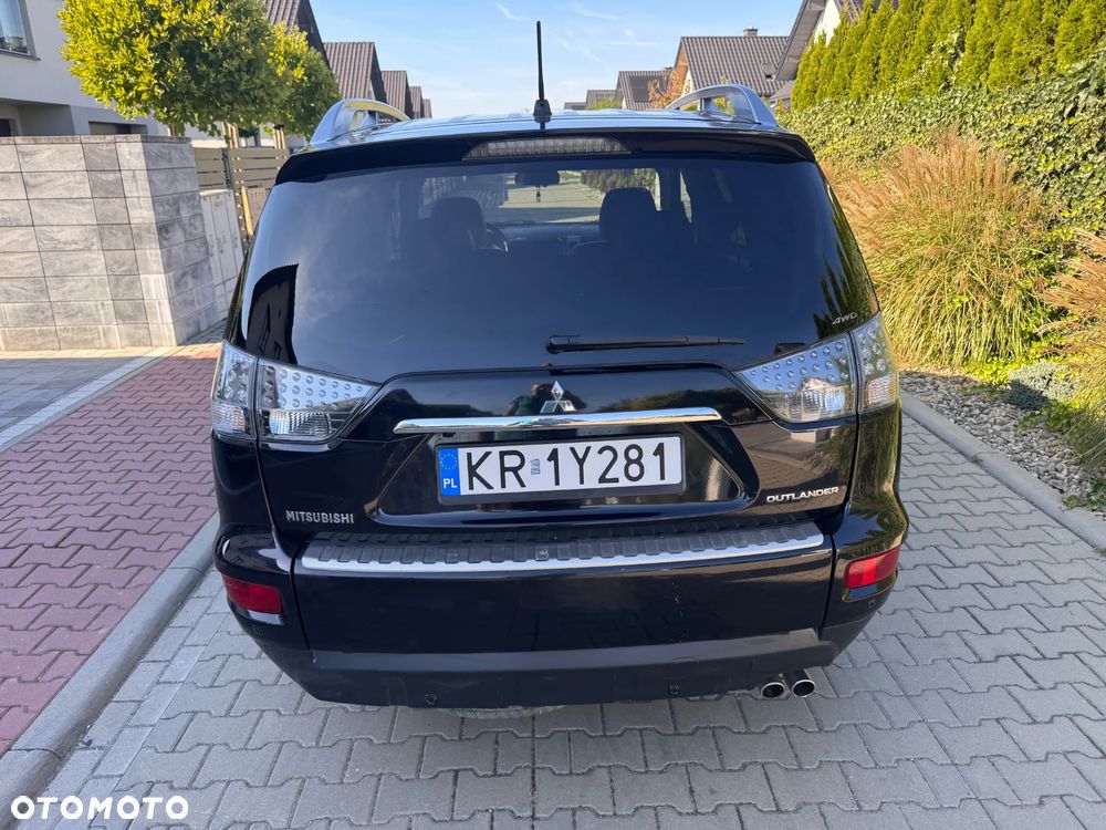 Mitsubishi Outlander - 8