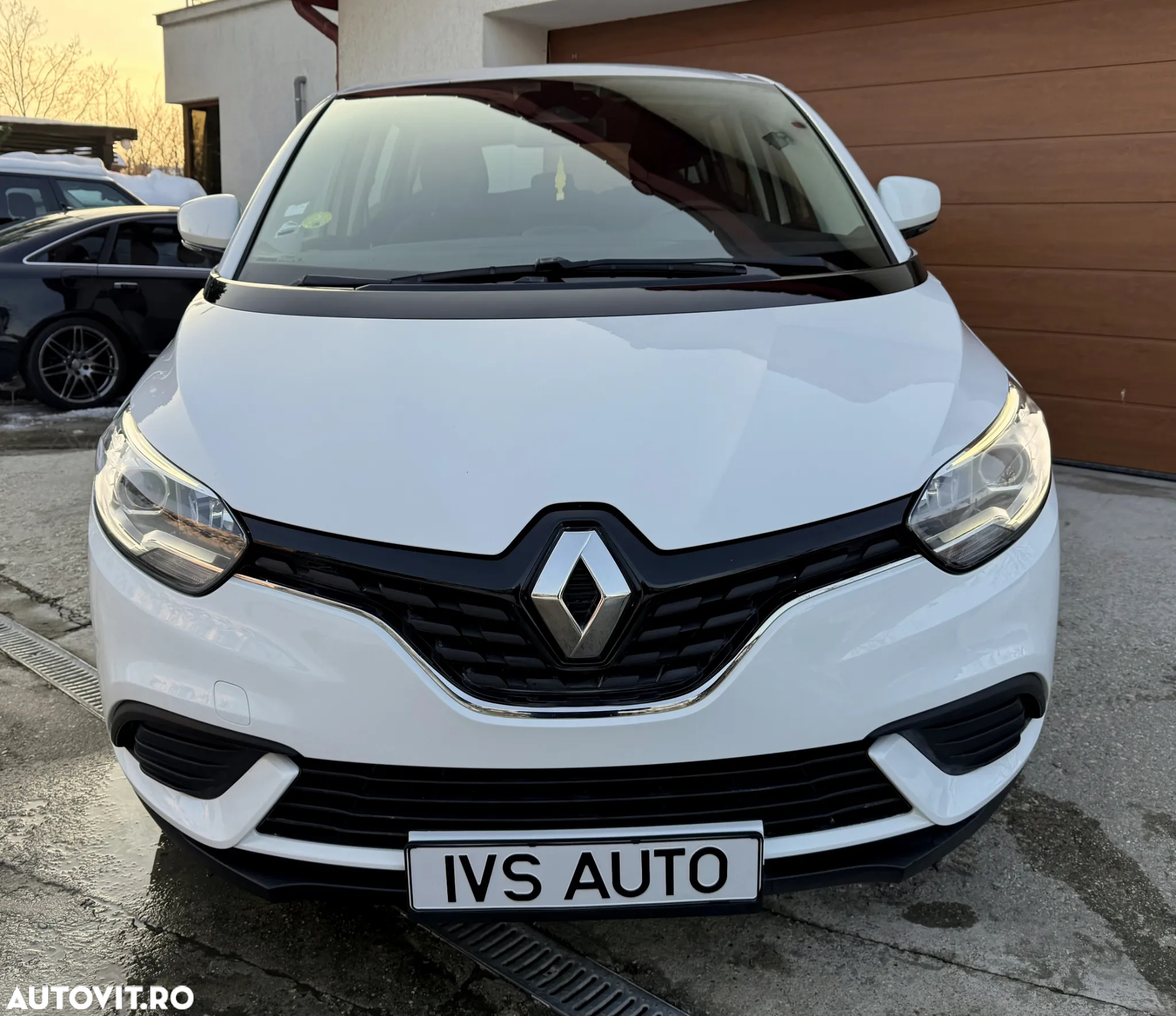 Renault Grand Scenic BLUE dCi 120 BUSINESS EDITION - 3