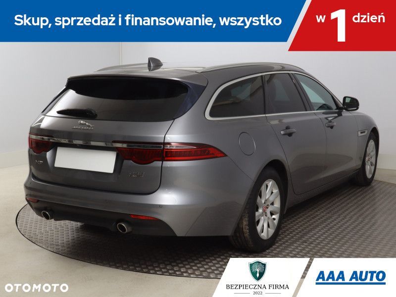 Jaguar XF - 7