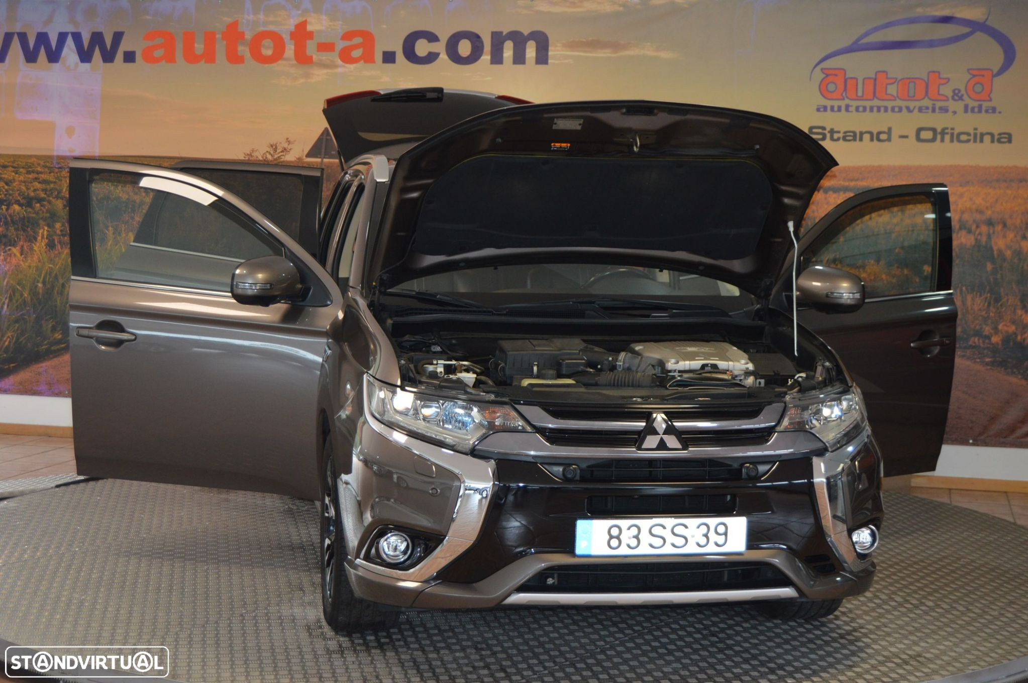 Mitsubishi Outlander 2.0 PHEV Instyle Navi - 16