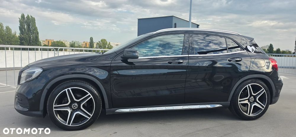 Mercedes-Benz GLA 200 7G-DCT - 2