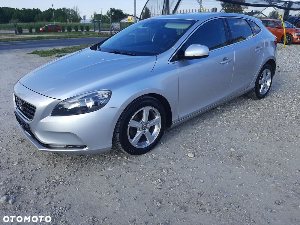 Volvo V40 D2 - 9