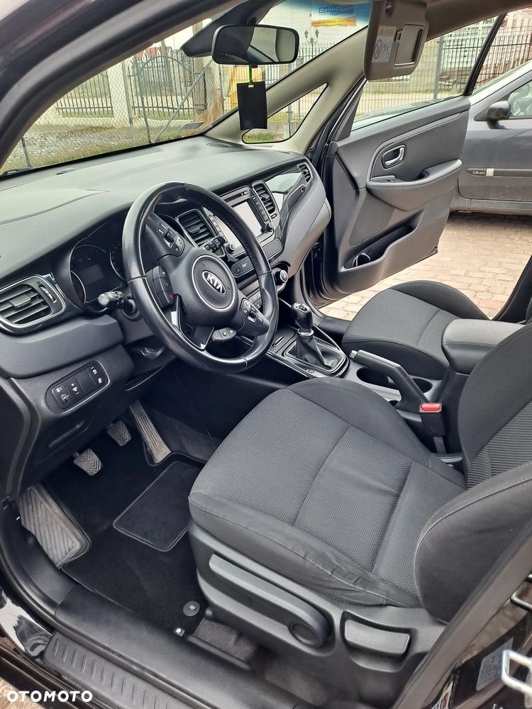 Kia Carens 1.7 CRDi M 7os - 8