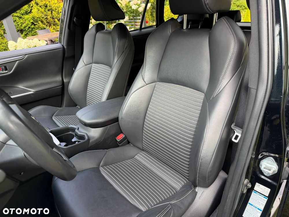 Toyota RAV4 - 11