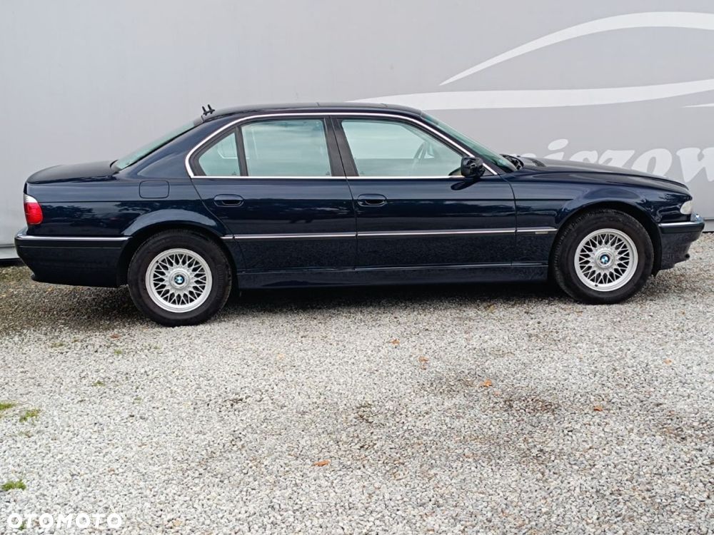 BMW Seria 7 750i - 13