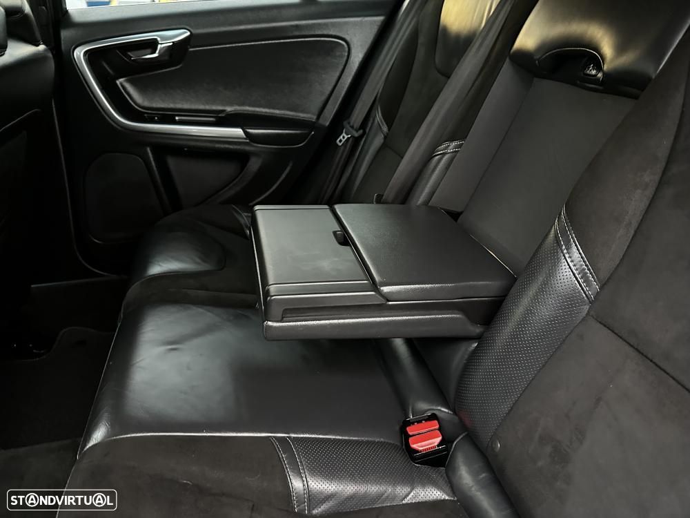 Volvo V60 2.4 D6 R-Design AWD Phev - 42