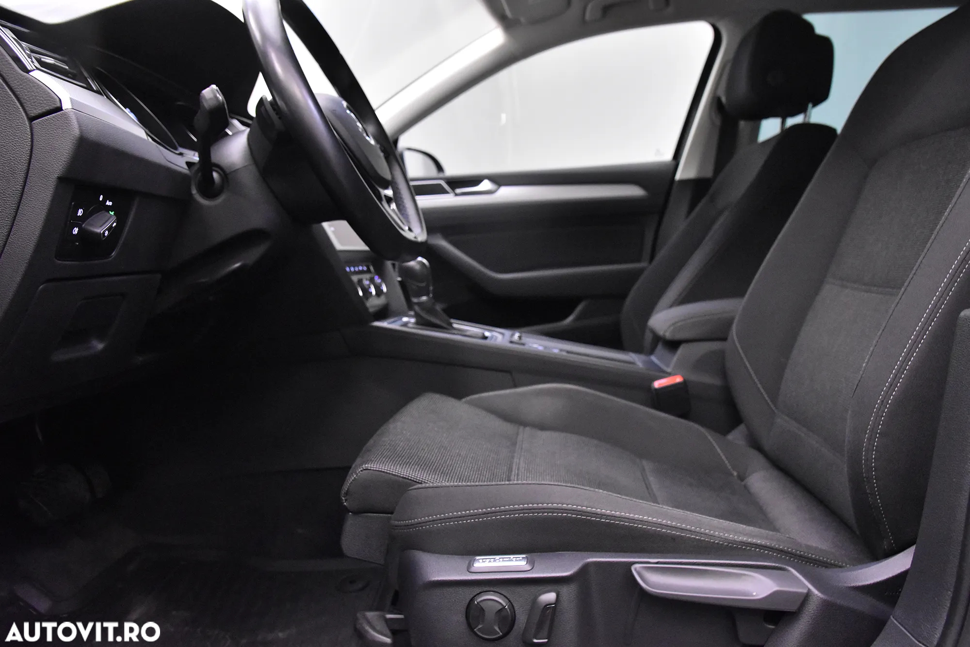 Volkswagen Passat - 22