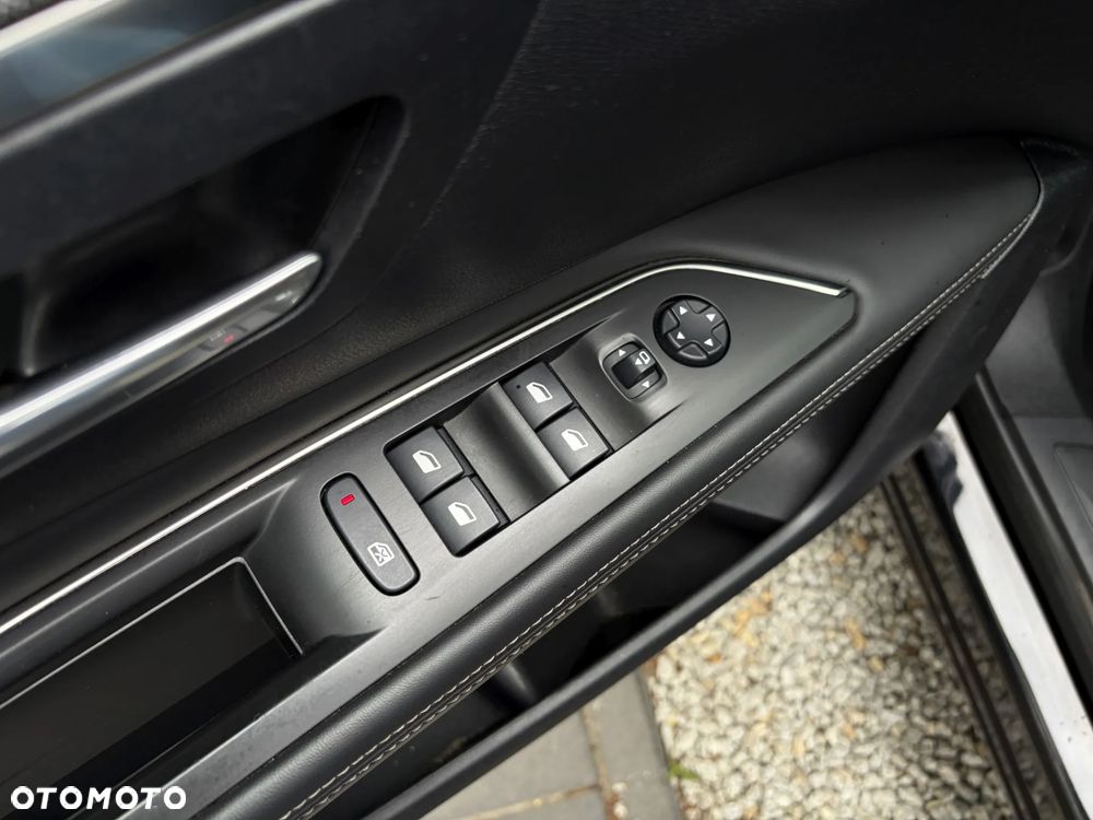 Peugeot 3008 BlueHDi 120 Stop & Start Allure - 31