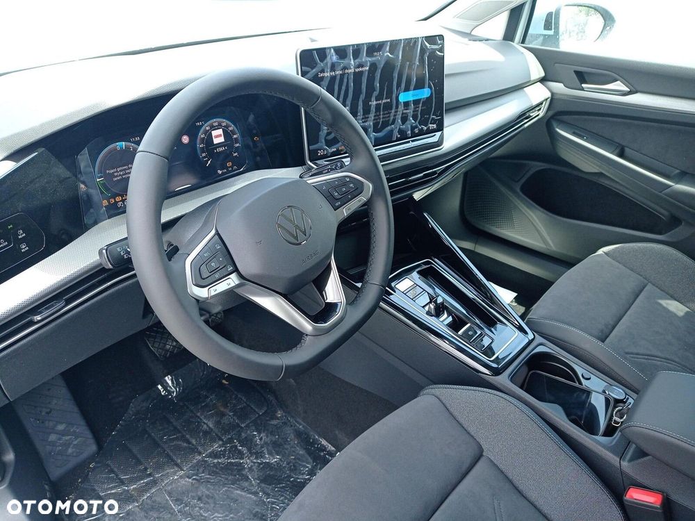 Volkswagen Golf - 10