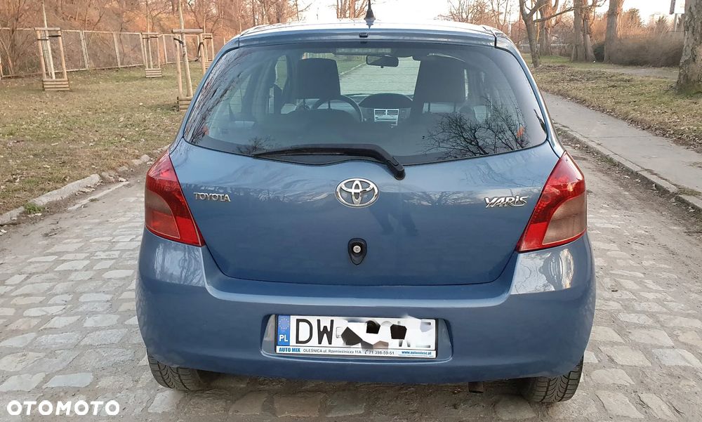 Toyota Yaris 1.3 Luna Premium - 6