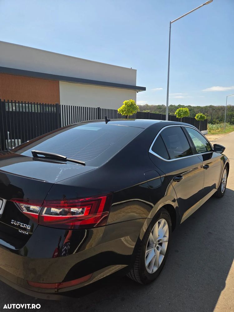 Skoda Superb 2.0 TDI DSG 4X4 Ambition - 7