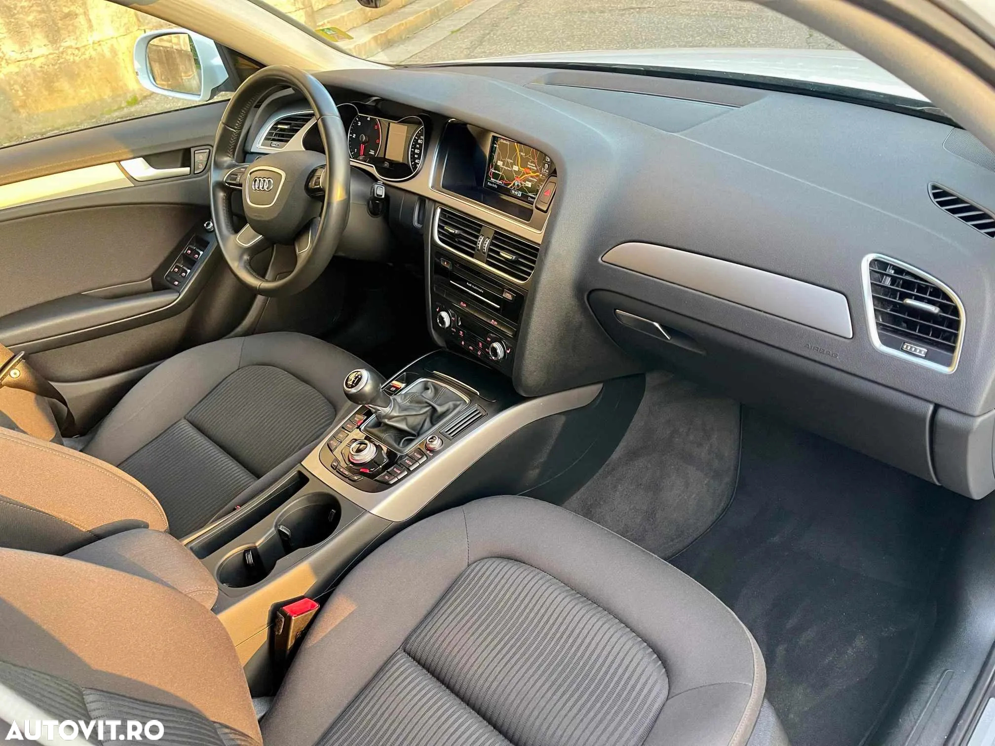 Audi A4 Avant 2.0 TDI DPF Ambiente - 12