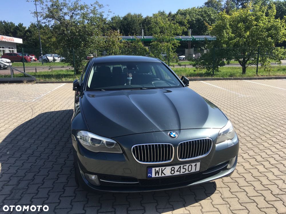 BMW Seria 5 2011 photo 2