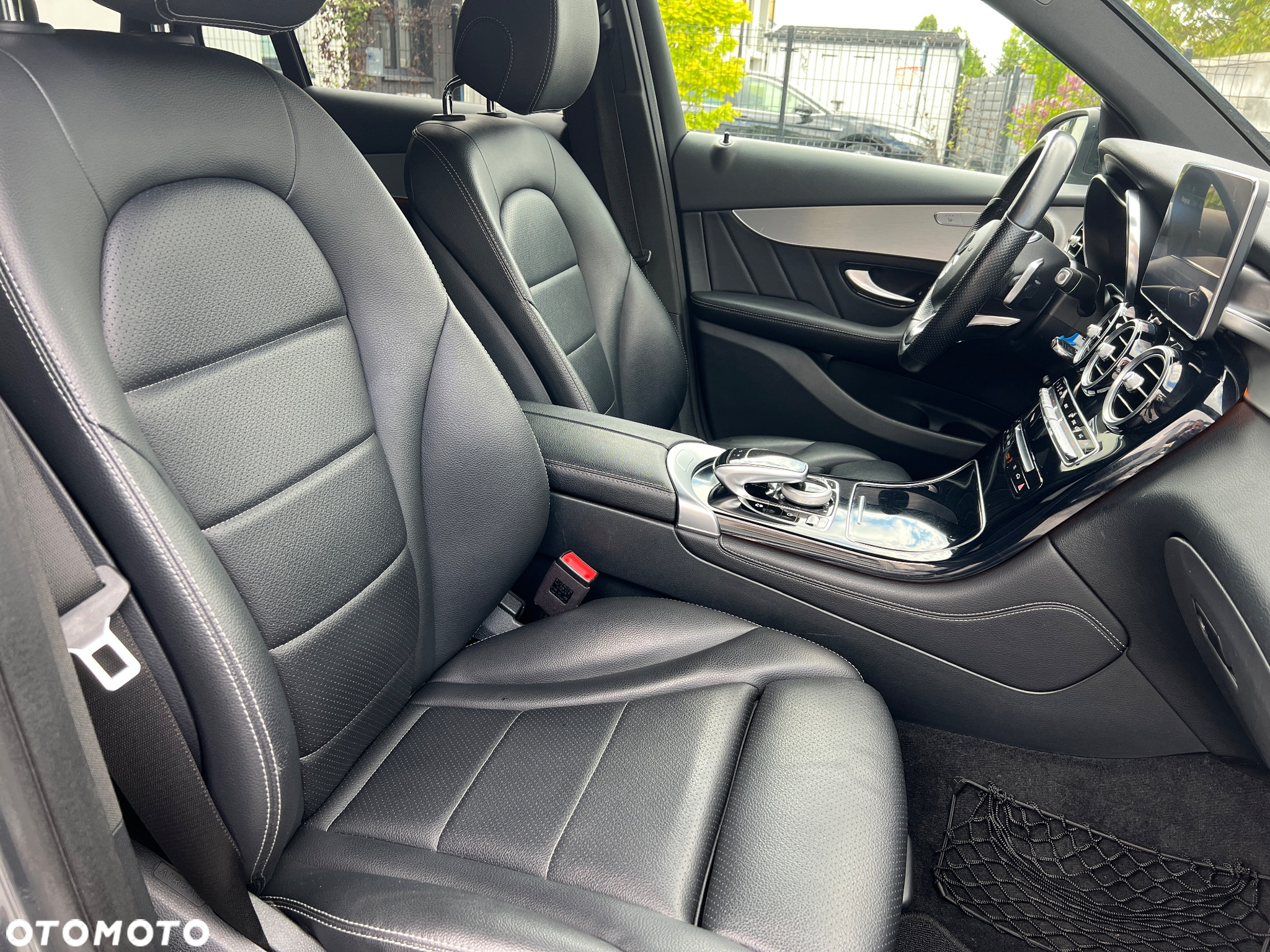 Mercedes-Benz GLC 250 4Matic 9G-TRONIC AMG Line - 19