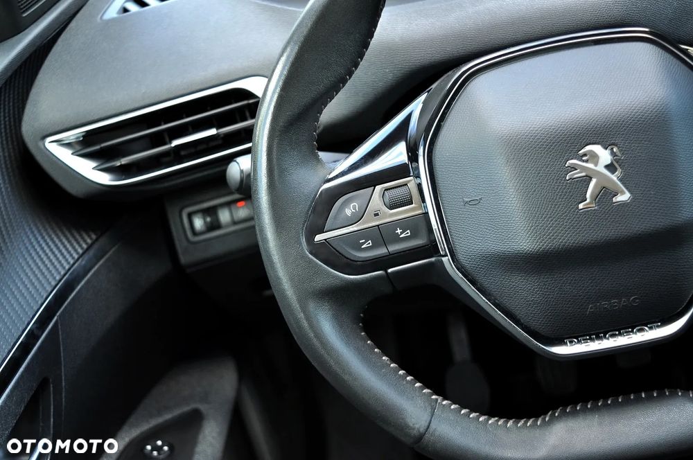 Peugeot 3008 1.2 PureTech Allure S&S - 31