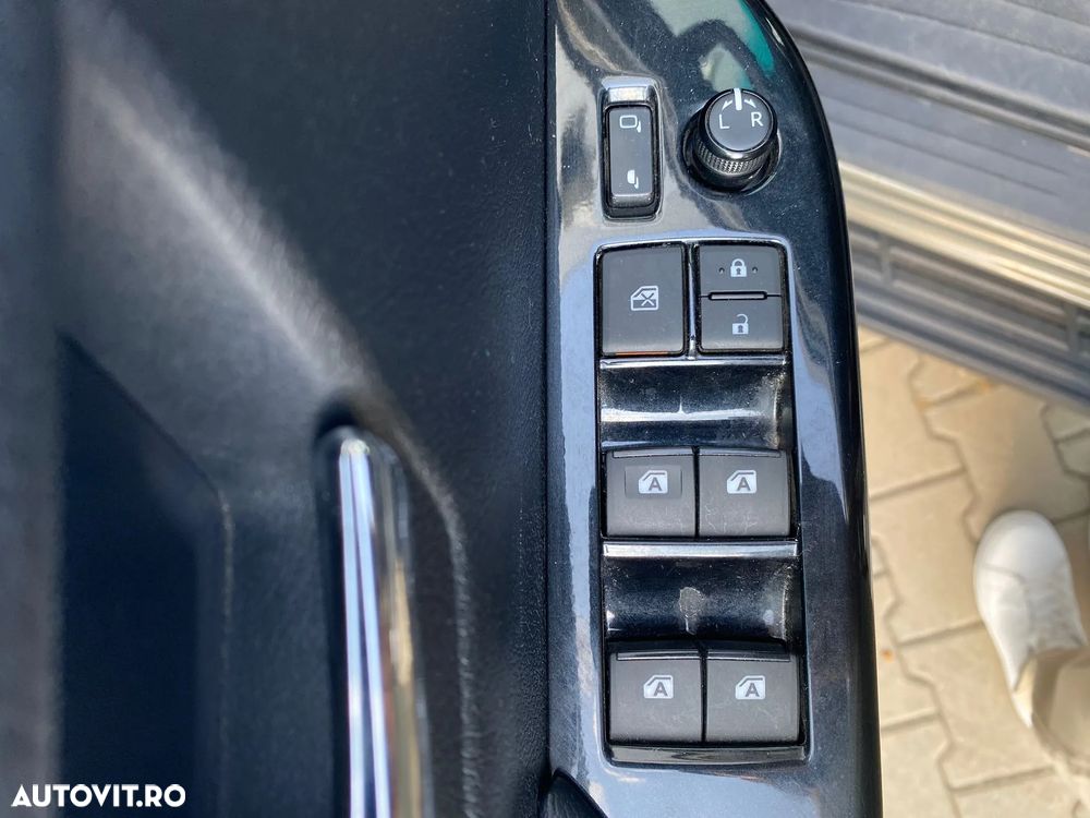 Toyota Hilux 2.8D 204CP 4x4 Double Cab AT Invincible - 9