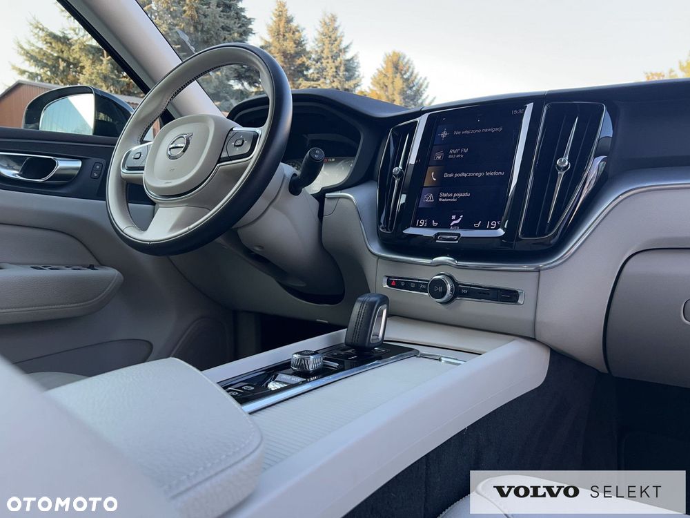 Volvo XC 60 B4 B Momentum - 20