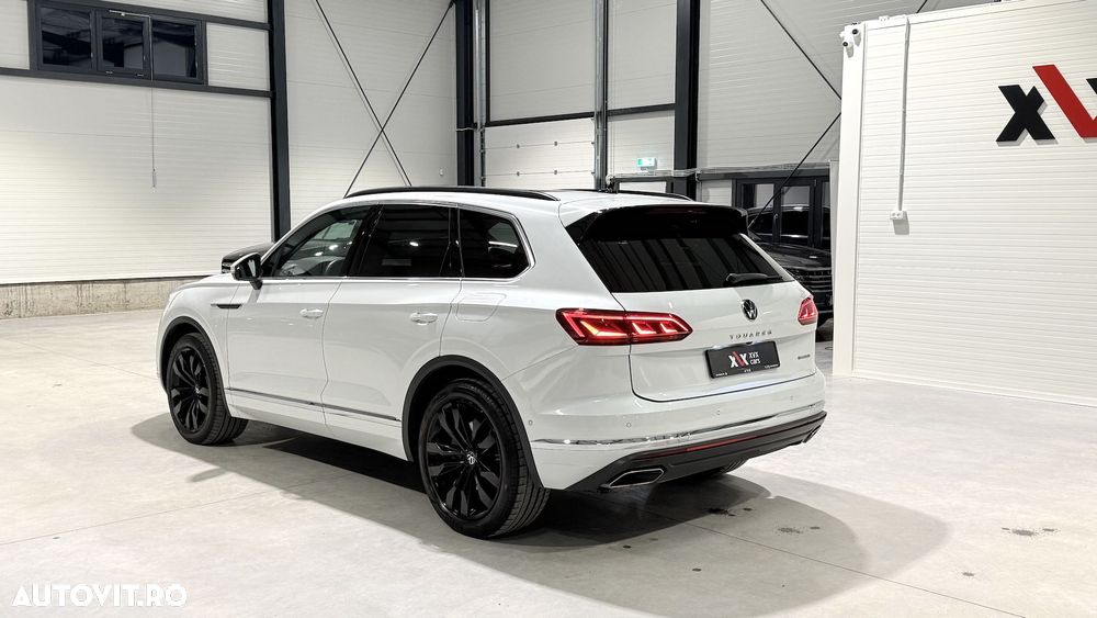 Volkswagen Touareg - 4