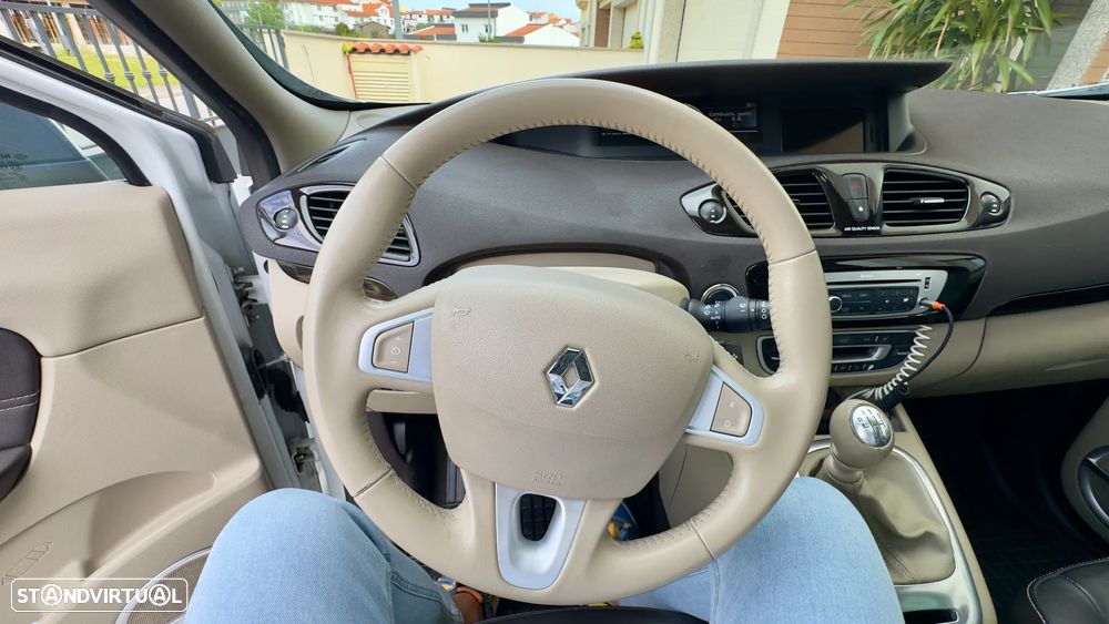 Renault Grand Scénic dCi 130 FAP Start & Stop Bose Edition - 17