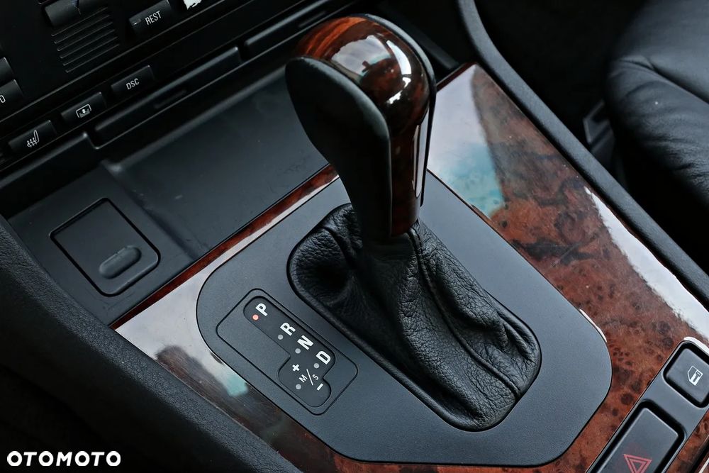 BMW Seria 5 - 32