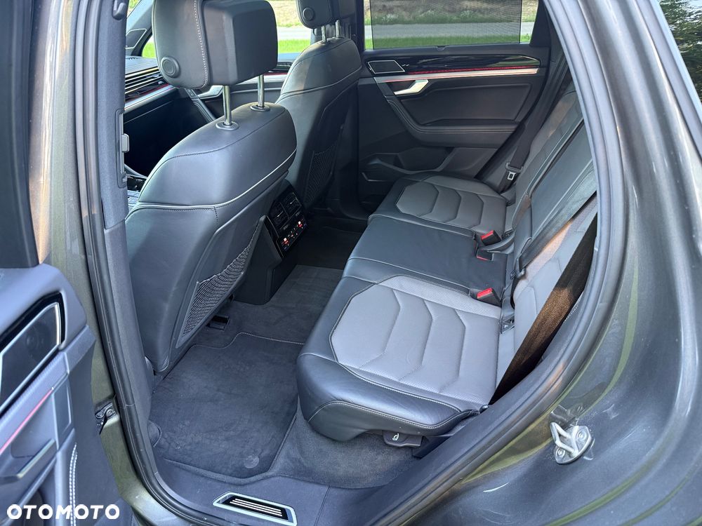 Volkswagen Touareg 3.0 V6 TDI 4Motion R-Line - 13