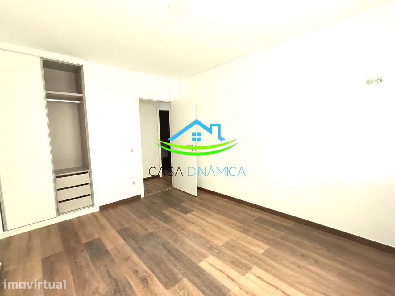 Apartamento T3 Novo com Garagem em São Pedro – Figueira da Foz - Grande imagem: 5/28