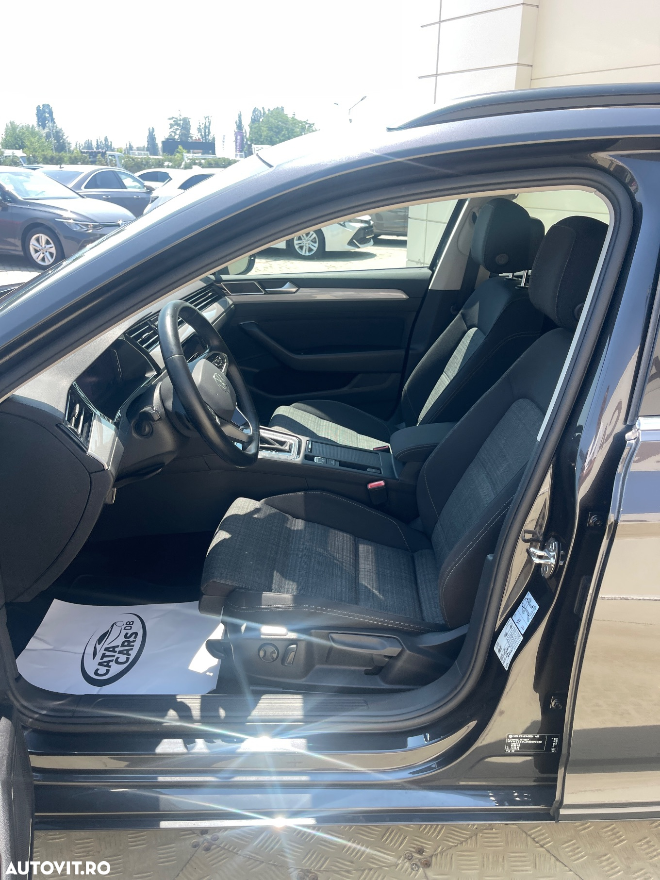 Volkswagen Passat - 30