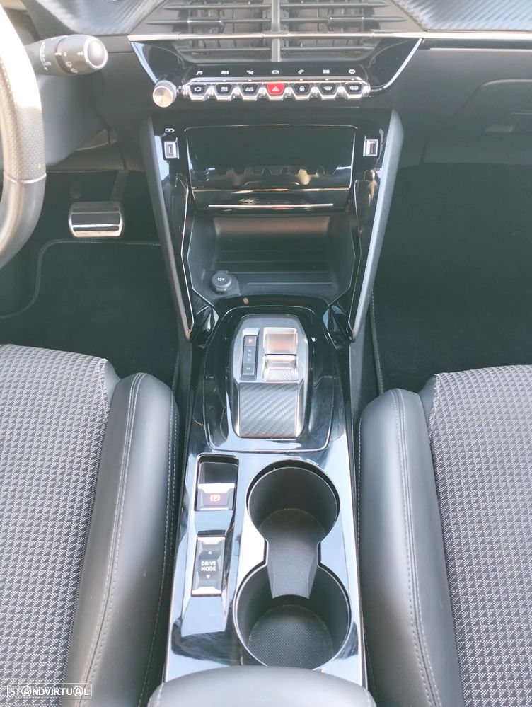 Peugeot 2008 1.2 PureTech GT EAT8 - 10