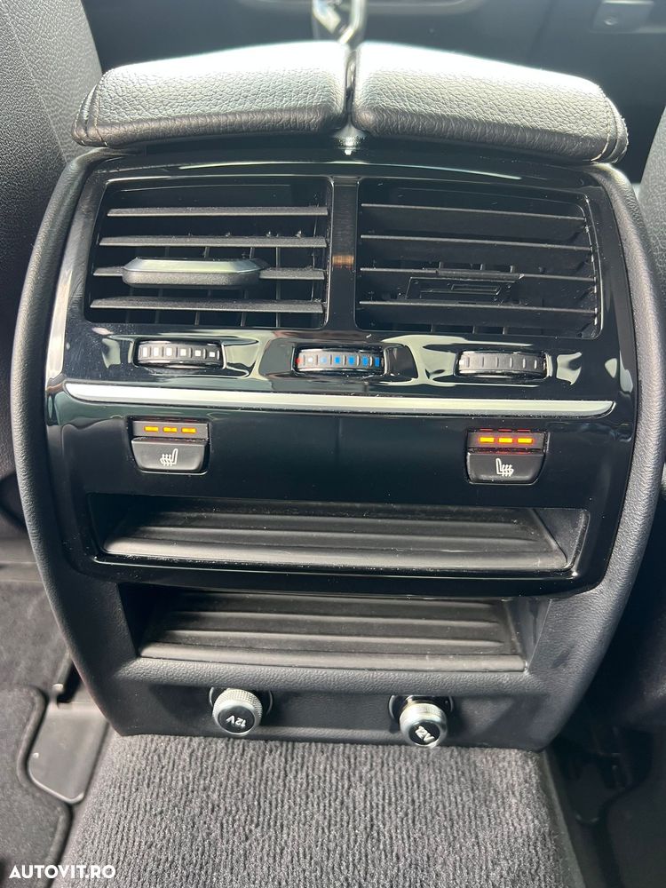 BMW Seria 5 530d xDrive Touring Aut. Sport Line - 24