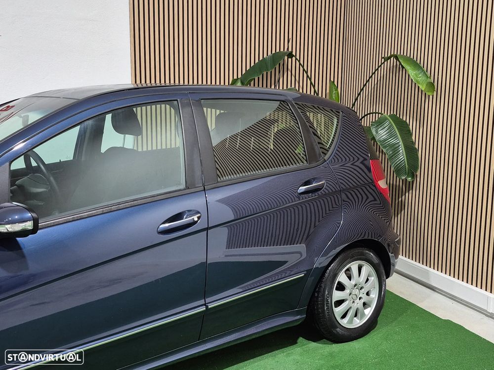 Mercedes-Benz A 150 Elegance Automatic - 3