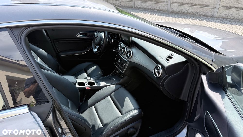 Mercedes-Benz CLA 180 (CDI) d 7G-DCT Orange Art Edition - 13