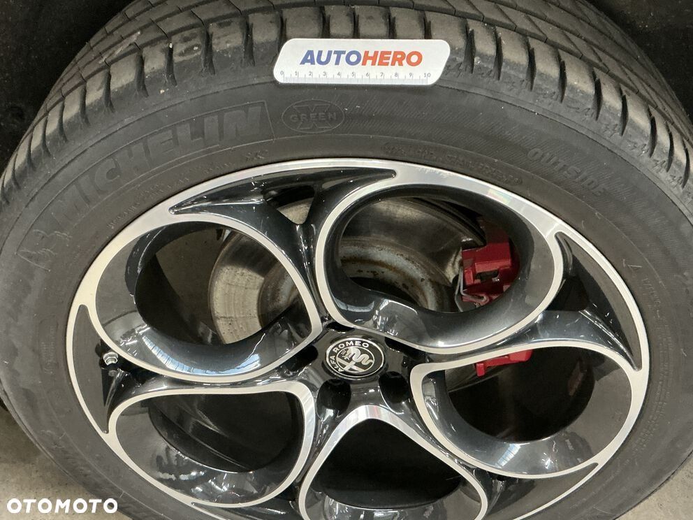 Alfa Romeo Stelvio - 35