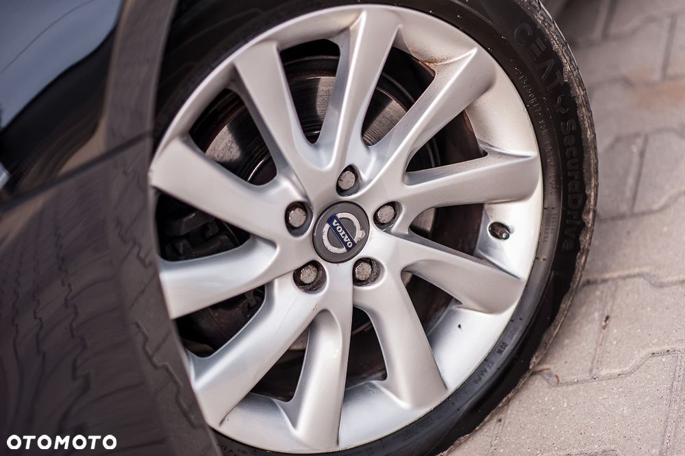 Volvo V60 D4 Summum - 32