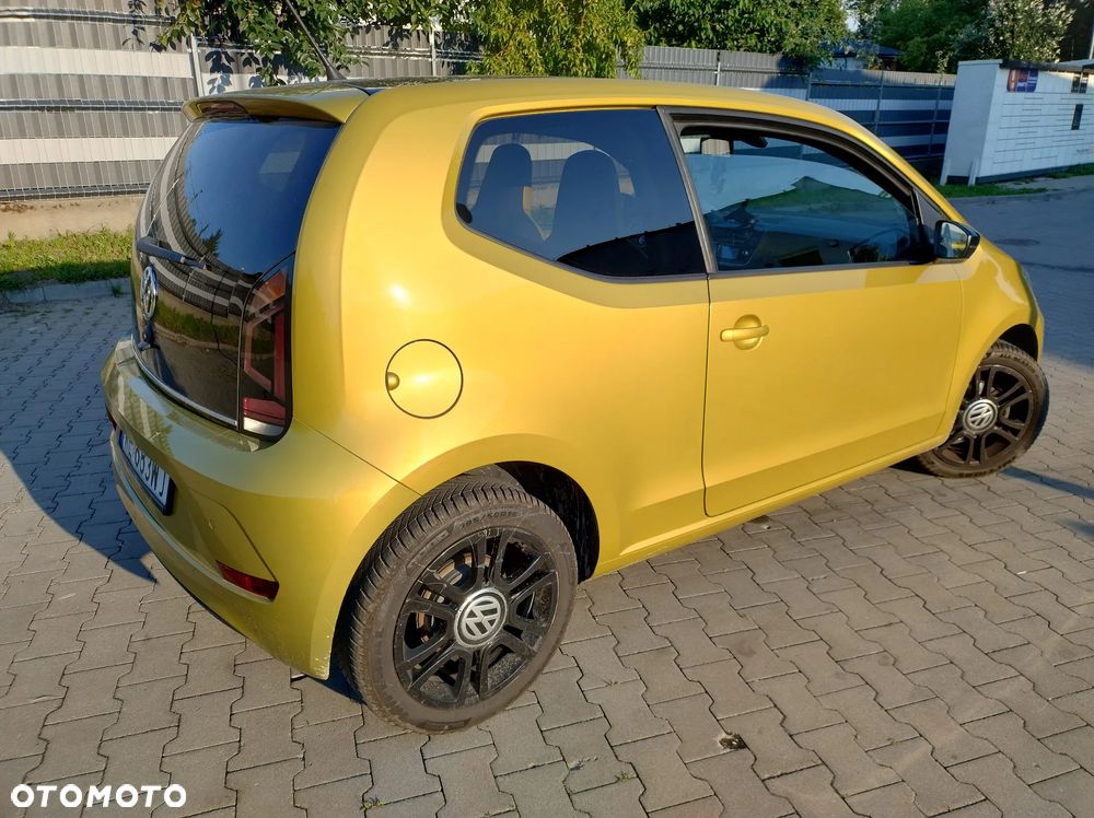 Volkswagen up! 1.0 high - 23