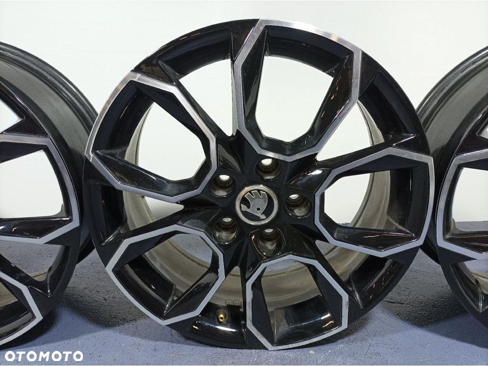 SKODA SUPERB III FELGI ALUMINIOWE R17 5X112 17X7J ET40 - 5
