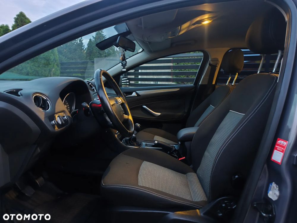 Ford Mondeo 2.0 TDCi Titanium - 24